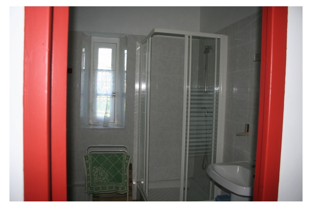 salle d'eau rez de chaussée (wc, douche, lavabo, lave linge)